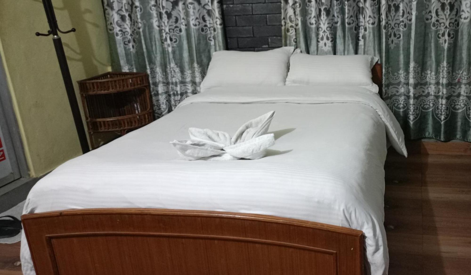 Pokhara Metro Eco Hotel Zimmer foto